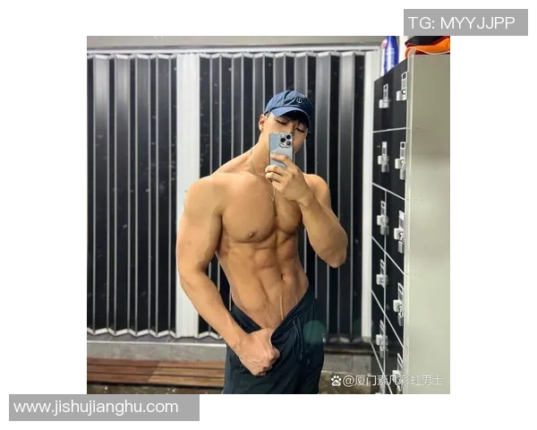 中国足球肌肉男球星盘点 揭秘他们的健身秘诀与场上表现