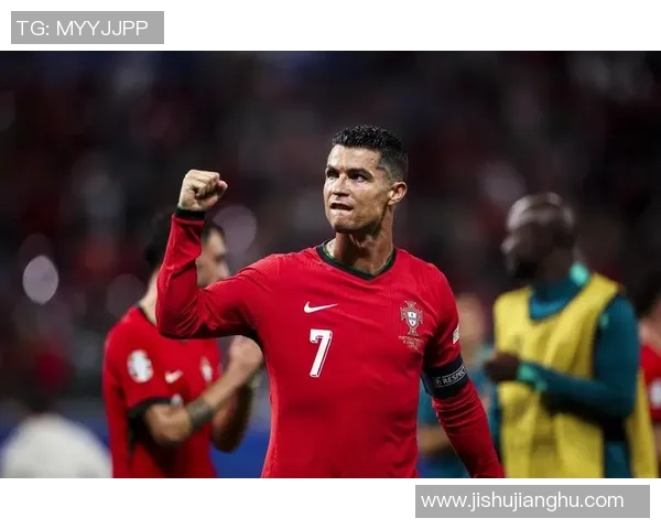 目前全球踢足球最火的球星是谁他背后的故事和成就揭秘